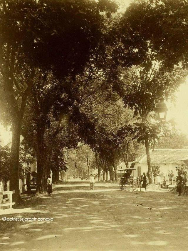 Suasana jalanan Kediri tempo dulu (Instagram/@nederlandsch_indie_zone)