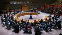 Setelah negosiasi yang intens selama berhari-hari mengenai jeda kemanusiaan dan pengiriman bantuan ke Jalur Gaza, Dewan Keamanan Perserikatan Bangsa-Bangsa (PBB) meloloskan resolusi tentang bantuan untuk Gaza. (AP Photo/Yuki Iwamura)