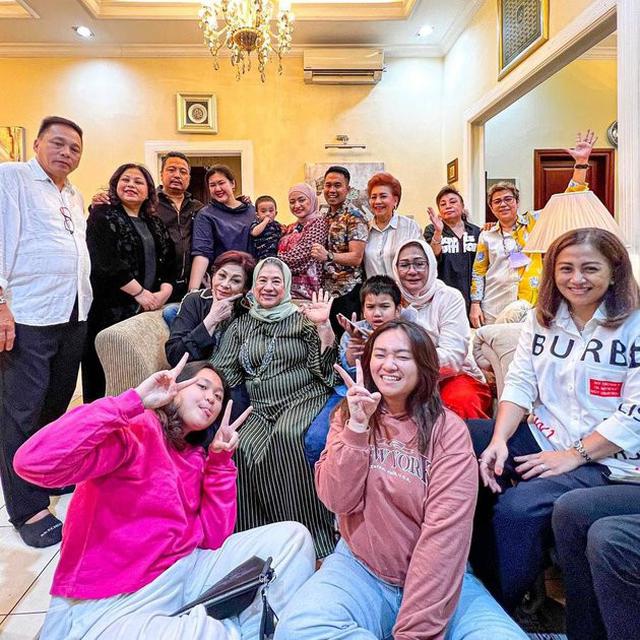 Akui CLBK, Ini 6 Potret Kedekatan Nathalie Holscher dan Mantan Pacarnya