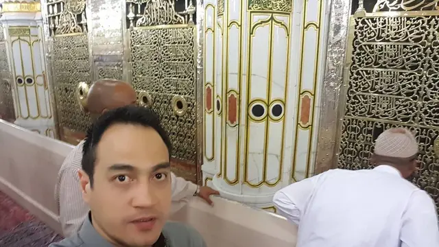 6 Potret Ferry Irawan Sebelum Kondisinya Kritis, Lebih Religius dan Ikut Kajian