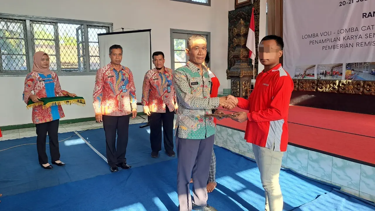 Puluhan anak berhadapan dengan hukum di Jatim mendapatkan remisi Khusus. (Dian Kurniawan/Liputan6.com)
