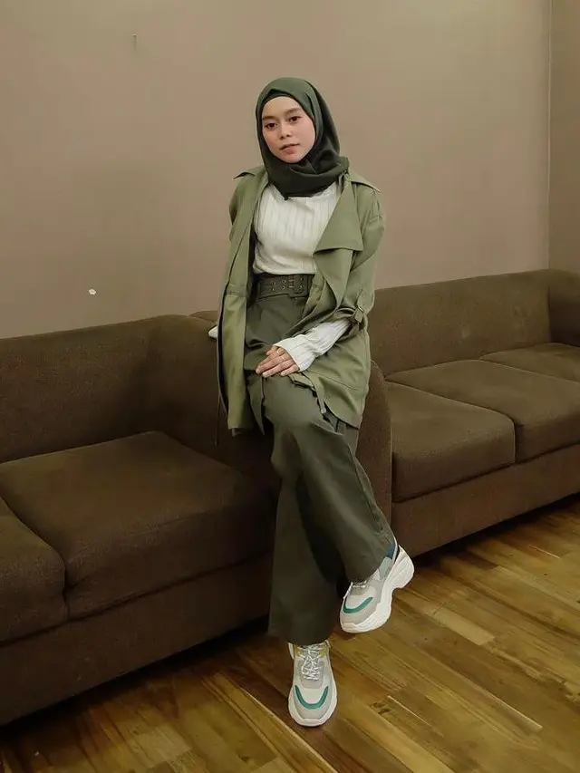 11 Ide Padu Padan Busana Warna Army ala Artis, Lesti Kejora hingga Yuki Kato