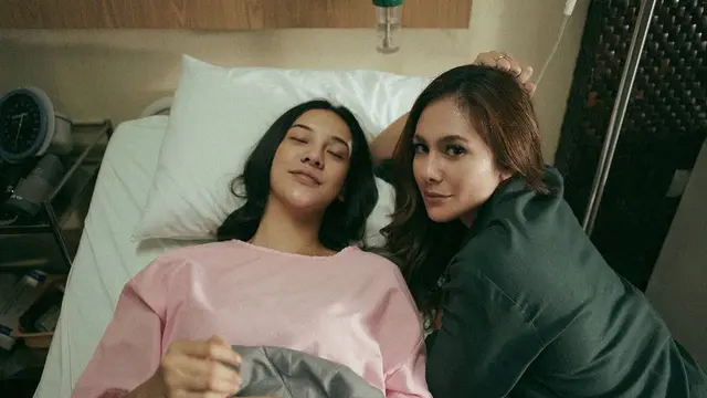 Akting Jadi Ibu dan Anak, Ini 6 Potret Anya Geraldine dan Wulan Guritno