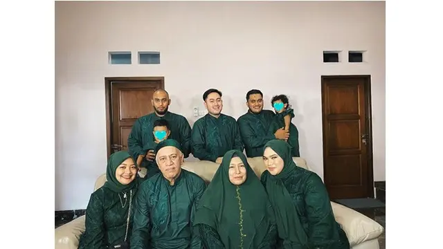 Ayah King Nassar Meninggal Dunia, Ini 6 Potret Kenangannya Bareng Keluarga