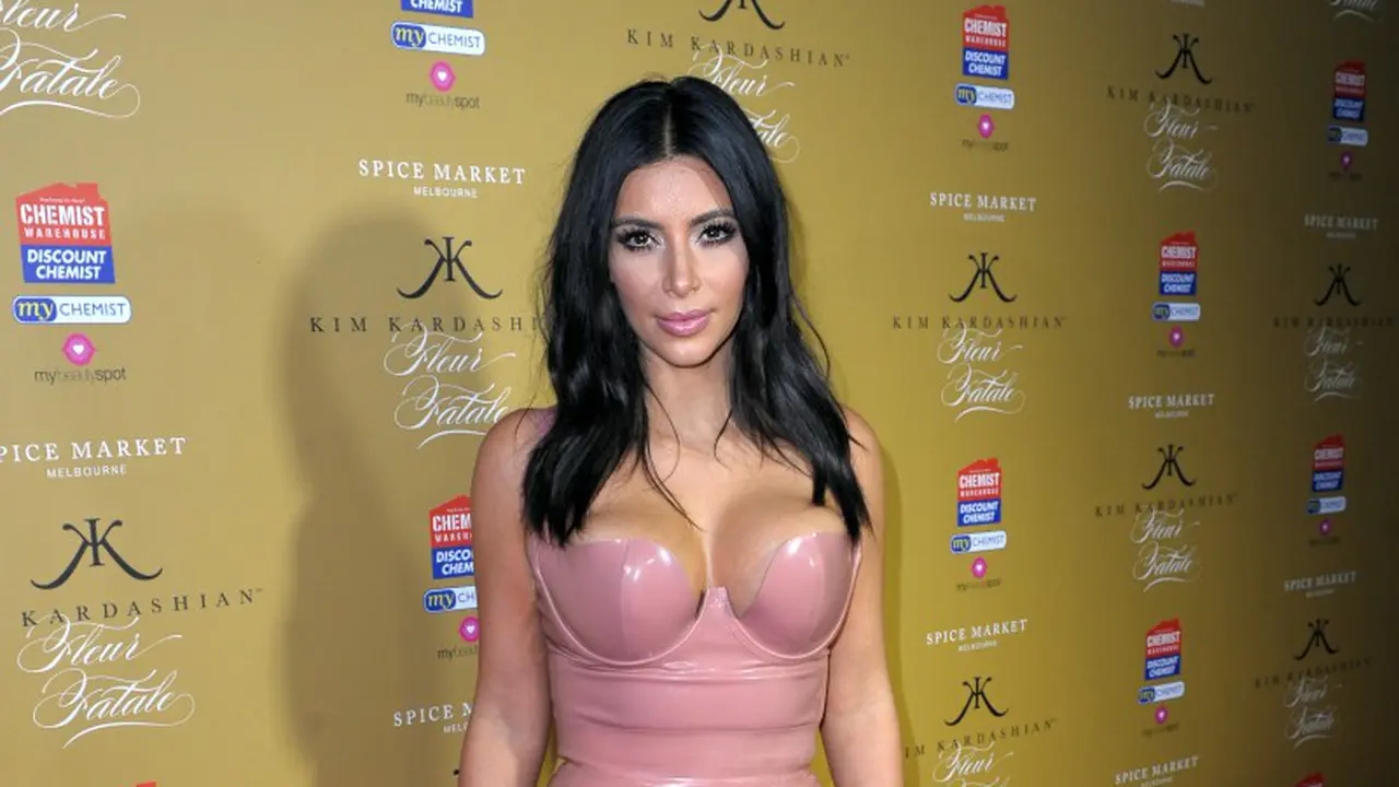 Tak Disangka Ternyata Kim Kardashian Lancar Bahasa Sunda!