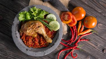 Resep Ayam Penyet Sambal Tomat Terasi Enak Banget