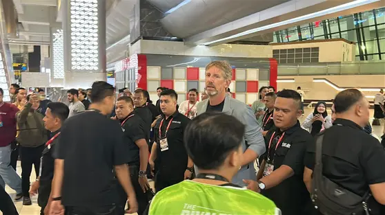 Artis Arie Untung Ikut Senang Datangnya Legenda MU dan Arsenal: Momen Tepat