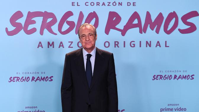 Presiden Real Madrid, Florentino Perez berpose menghadiri pemutaran perdana film dokumenter otobiografi bek Real Madrid Sergio Ramos 