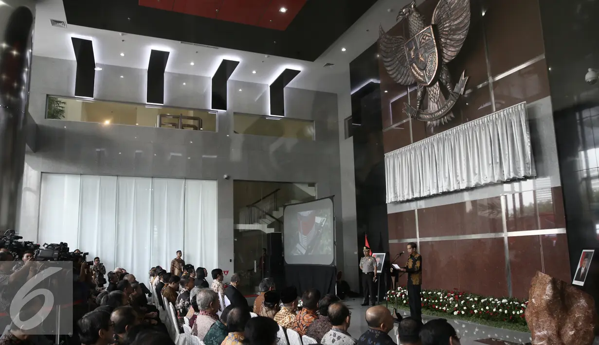 Suasana saat peresmian gedung baru KPK di Jakarta, Selasa (29/12). Gedung baru ini berlantai 16 Namun, penggunaan gedung ini baru bisa digunakan pada Maret mendatang. (Liputan6.com/Faizal Fanani)