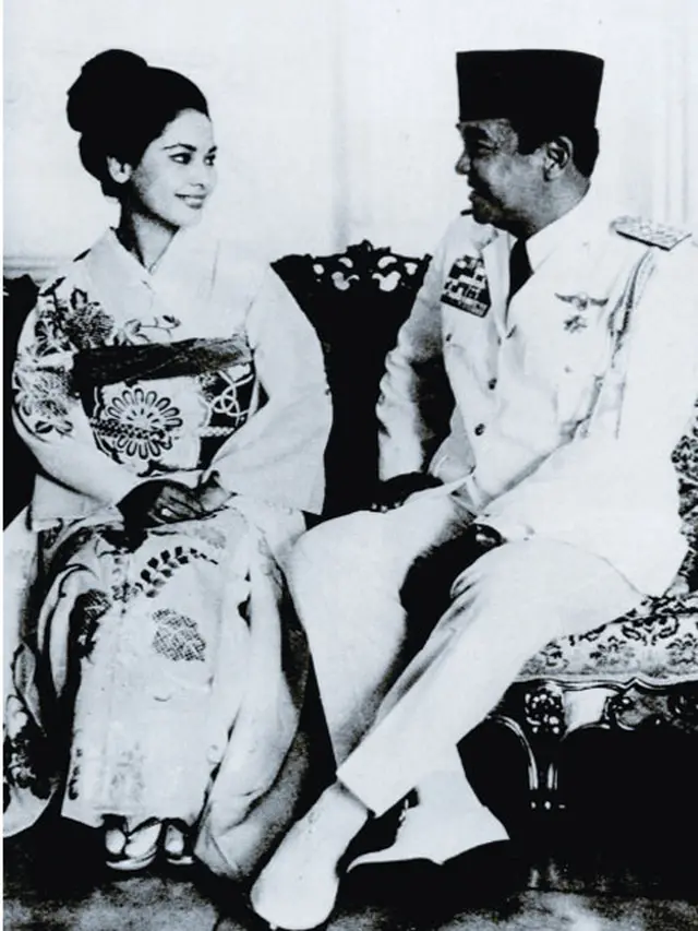 Ratna Sari Dewi dan Sukarno di Jepang. (kepustakaan-presiden.perpusnas.go.id)