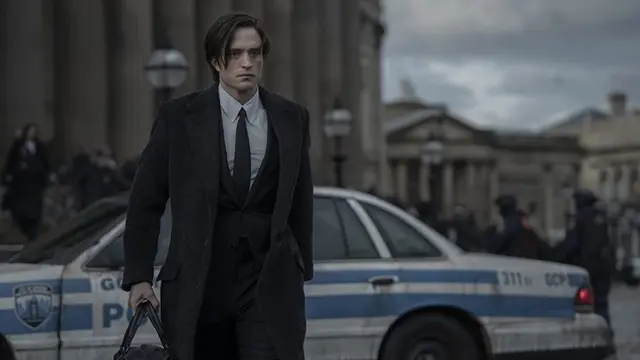 Robert Pattinson perankan Bruce Wayne di The Batman 2022 (Foto: Warner Bros via imdb.com)