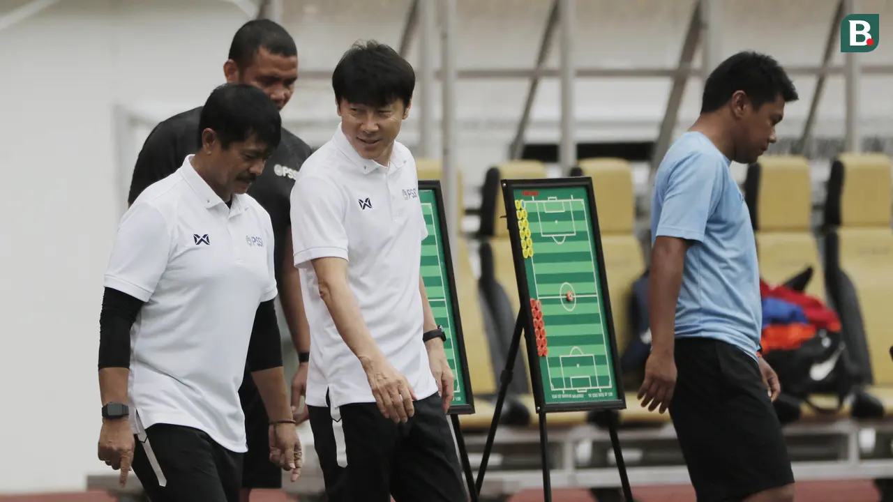 Manajer pelatih Timnas Indonesia, Shin Tae-yong dan Indra Sjafri