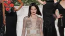 Kendall Jenner berjalan di atas catwalk saat meembawakan busana karya La Perla di New York Fashion Week di Manhattan borough New York, AS (9/2). (JP Yim / Getty Images untuk La Perla / AFP)
