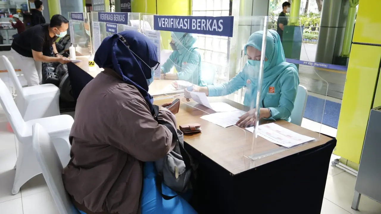 KAI Tambah Daftar Profesi yang Dapat Naik Kereta Api Gratis di Momen Hari Pahlawan