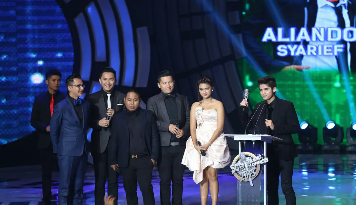 Aliando mendapatkan 2 peghargaan sekaligus yaitu Lagu Pop Paling Ngetop dan Pendatang Baru Paling Ngetop (Foto: Wimbarsana/Bintang.com)