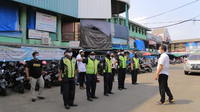 Tim Pengawasan Prokes Pasar di Kota Tangerang