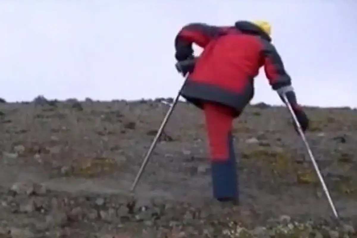 Pendaki Gunung Tertinggi Berkaki Satu