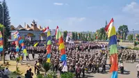 Ribuan mahasiswa di Lampung menggelar unjuk rasa di gerbang Kantor DPRD Lampung. Foto : (Liputan6.com/Ardi).