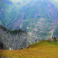 D915 Bayburt Road atau 'Jalan Neraka' di Turki. (Yusuf Ipeksi/CEN)