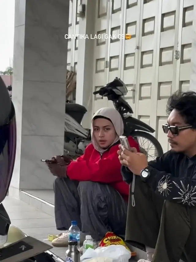 7 Potret Sintya Marisca Pakai Hijab saat Touring Vespa di Aceh, Tuai Sorotan