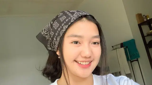 7 Potret Chandrika Chika, Netizen TikTok Viral Karena Joget Papi Chulo