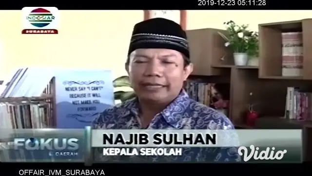 VIDEO : Hari Ibu, Siswa SMP Al Azhar Surabaya Bikin Buku Antologi