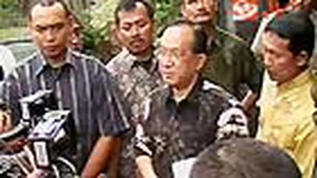 Hendarman Ikhlas Diberhentikan Sebagai Jaksa Agung