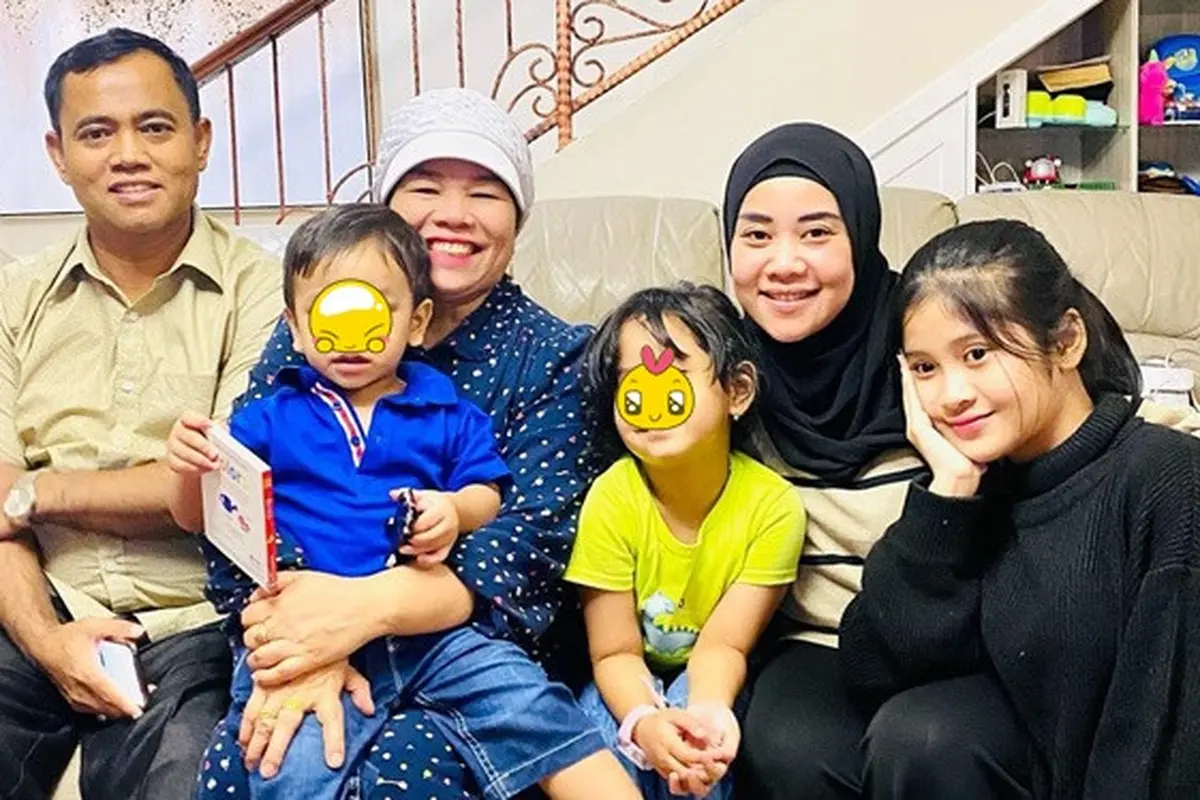 5 Momen Puput Mantan Istri Doddy Soedrajat Silaturahmi ke Rumah Haji Faisal