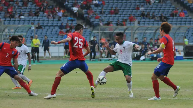 Timnas Indonesia U-23 vs Timnas Korsel U-23 (Helmi Fithriansyah)