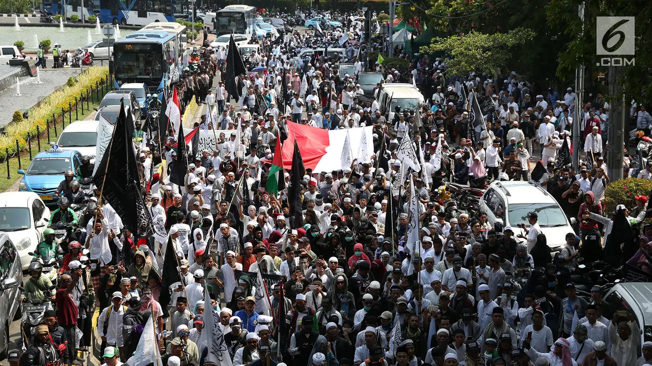 Massa Aksi Bela Tauhid Sambangi Gedung Kemenko Polhukam