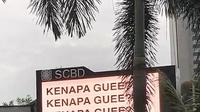 Penampakan papan Billboard di kawasan SCBD, Jumat, (19/11/2021). (Sumber: Instagrama/@jakarta.ku)