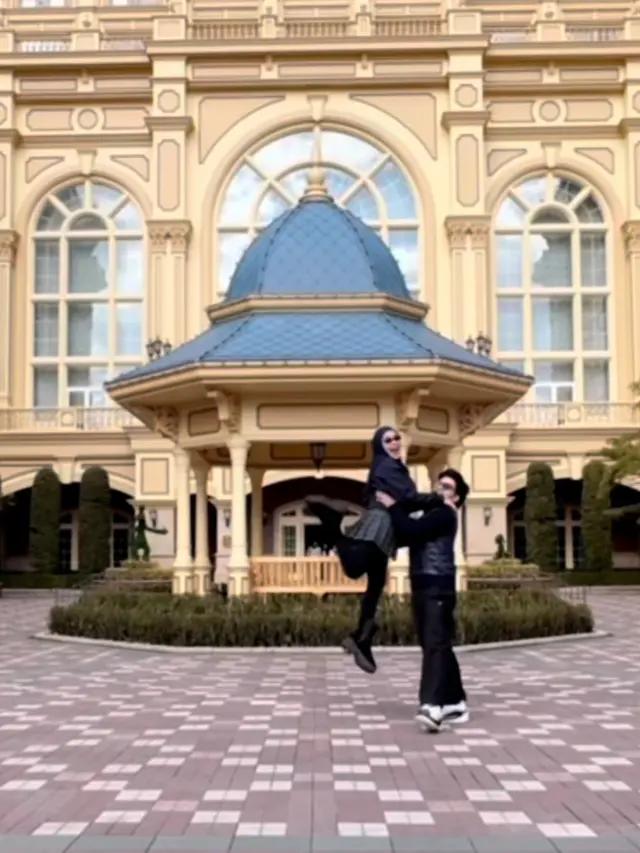 OOTD Aurel Hermansyah Kenakan Rok Mini. [@aurelie.hermansyah]