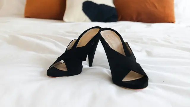 Sandal Kitten Heels, dengan Heels Pendek yang Manis