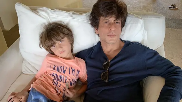 6 Potret Menggemaskan AbRam Khan, Putra Bungsu Shah Rukh Khan