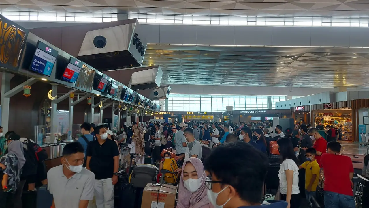 Lonjakan Penumpang di Bandara Soetta Masih Terjadi, Hari Ini Capai 171 Ribu Penumpang