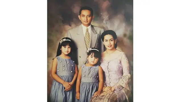 6 Foto Masa Kecil Maudy Ayunda, Imut dan Menggemaskan