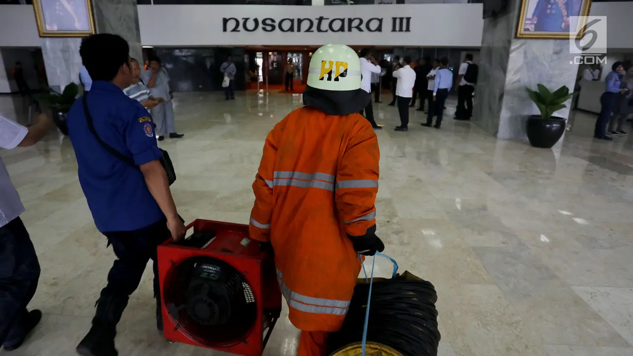 Kebakaran Landa Gedung DPR