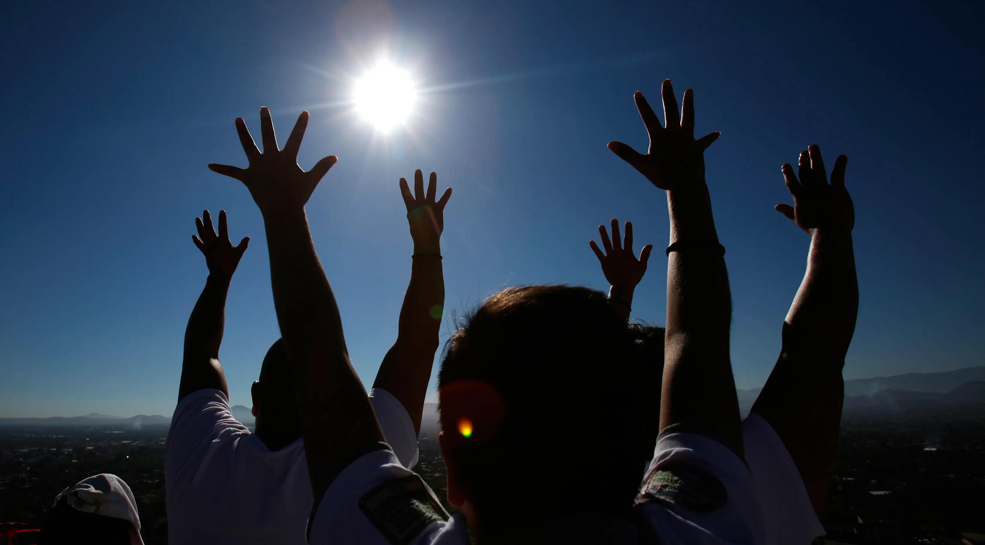 Ilsutrasi matahari (AP Photo/Rebecca Blackwell)