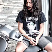 Terkait makna tato yang ditangan Ello, hanya dia sendiri yang tahu. Ketika beberapa tahun lalu ditanyakan langsung pada Ello, ia mengaku tidak ada makna khusus. Pada jam itu, ia menambahkan matahari tak lagi panas. (Instagram/marcello_tahitoe)