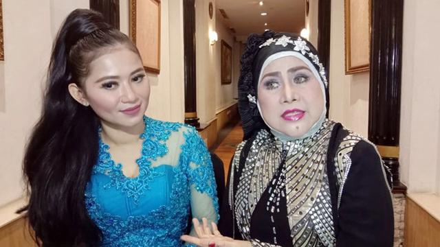 Tiara Marleen dan Elvy Sukaesih
