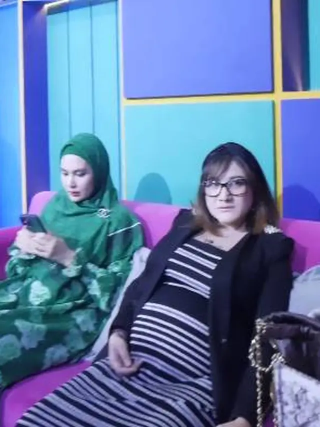7 Potret Kiki Amalia Pamer Baby Bump, Berat Badannya Naik 20 Kg