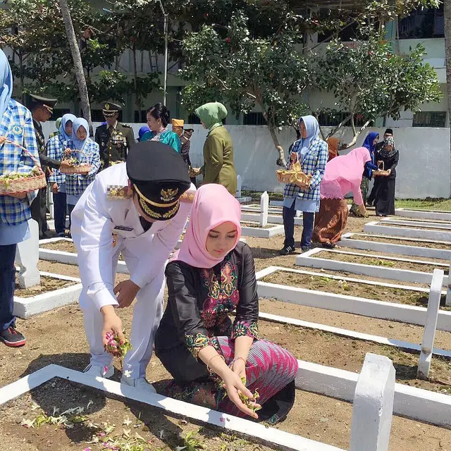 6 Momen Manis Bupati Trenggalek dan Istri, Selalu Harmonis