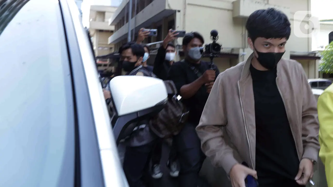 FOTO: Atta Halilintar Diperiksa Terkait Kasus Dugaan Penipuan Doni Salmanan