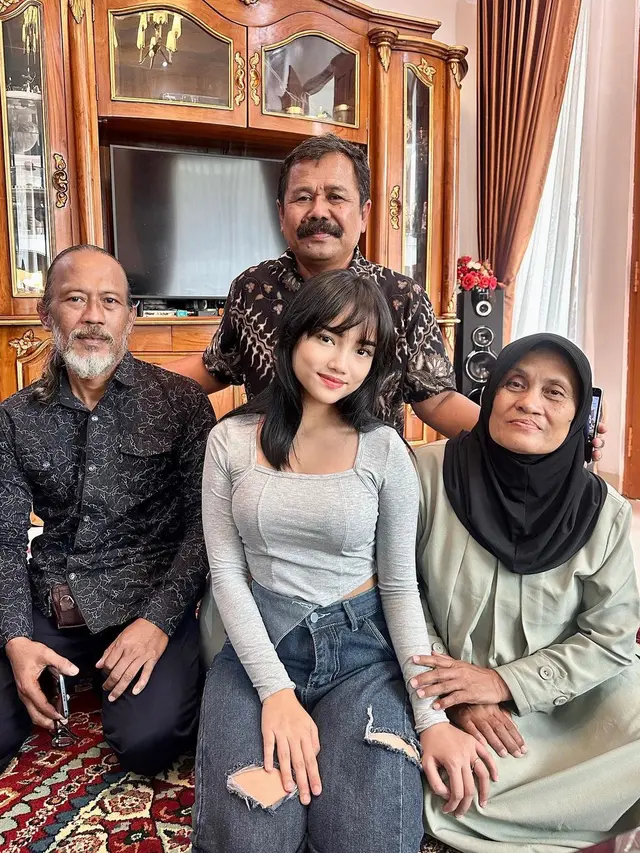 6 Momen Gala Sky Bertemu Pak Ansori, Penolongnya Saat Tragedi Kecelakaan