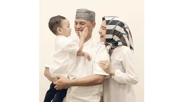 7 Potret Uut Permatasari, Awet Muda Makin Kayak ABG