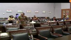 Menurut pengamat politik dan komunikasi Emrus Sihombing konsep single mux rentan terhadap monopoli frekuensi oleh pemerintah