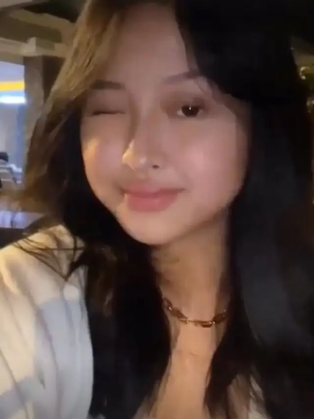 Jarang Tersorot, Ini 6 Potret Michelle Ashley Anak Sulung Pinkan Mambo