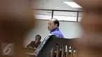 Terdakwa kasus suap Kementerian ESDM dan SKK Migas Sutan Bhatoegana mengikuti sidang lanjutan di Pengadilan Tipikor, Jakarta, Kamis (9/7/2015). Dalam sidang tersebut, Komisioner KPK menolak hadir menjadi saksi meringankan. (Liputan6.com/Helmi Afandi)