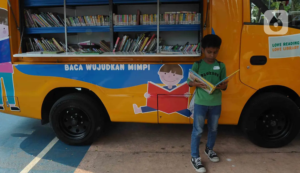Berdasarkan data Perpustakaan Nasional (Perpusnas), tingkat kegemaran membaca (TGM) masyarakat Indonesia sebesar 63,9 poin pada 2022. (merdeka.com/imam buhori)
