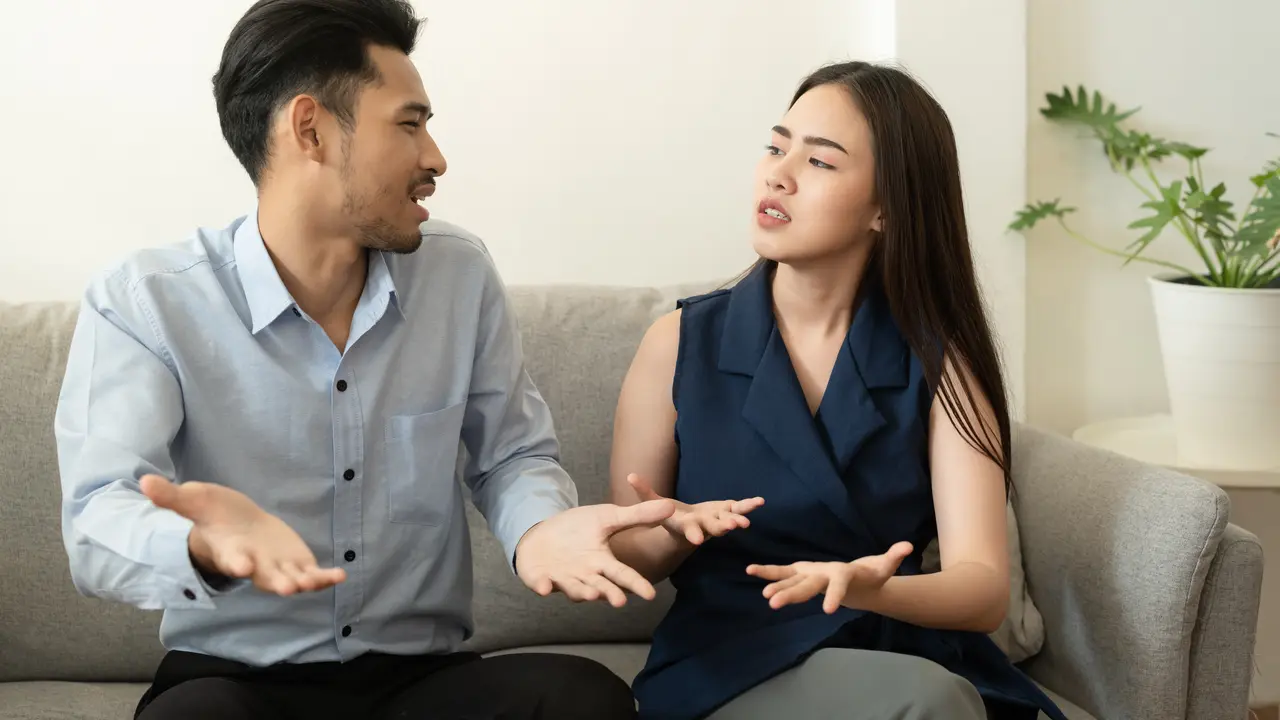 perempuan dan pasangan 12 juli tengkar
